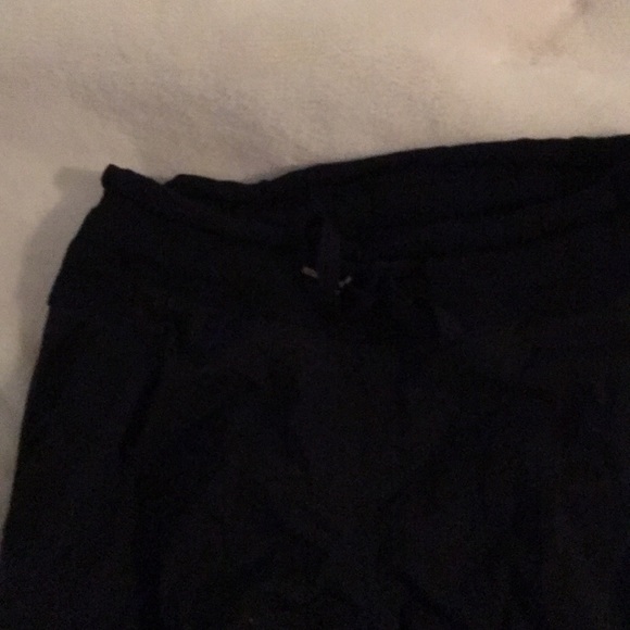 black lululemon pants - Picture 3 of 6